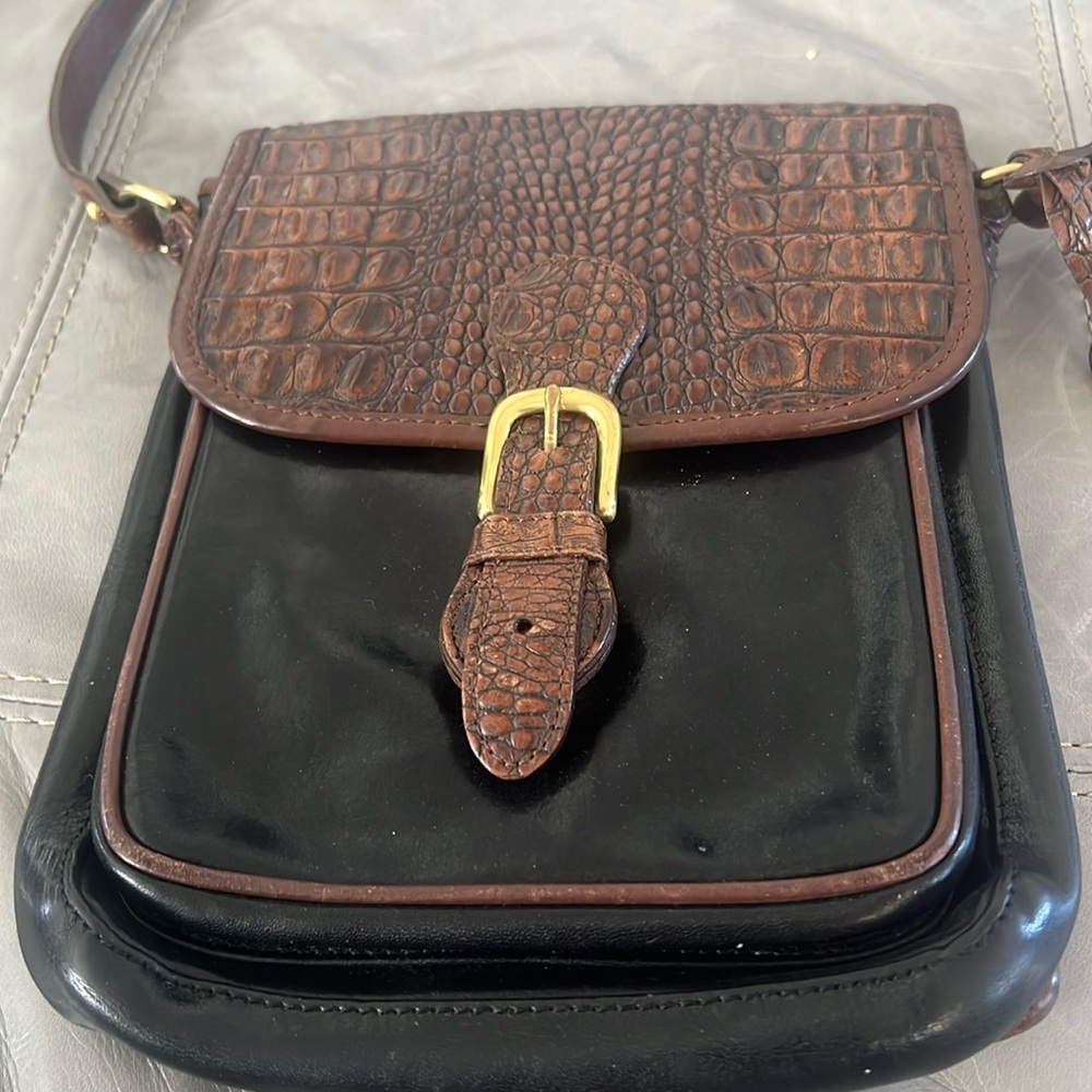 Vintage Brahmin croc embossed leather crossbody bag